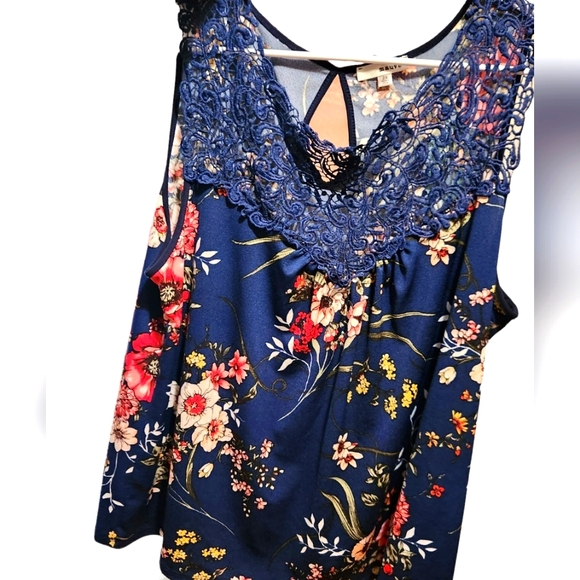 Mauve Blouse with Zero Neckline and Elbow Sleeves